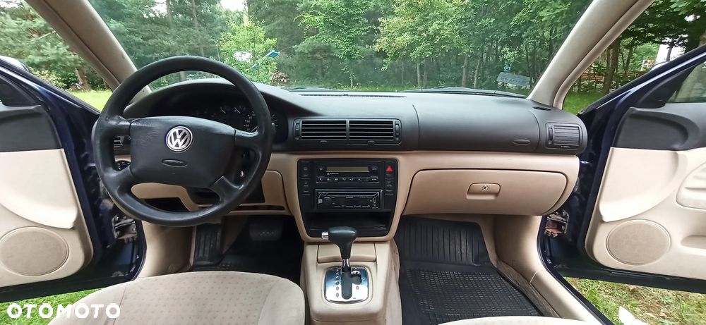 Volkswagen Passat - 13
