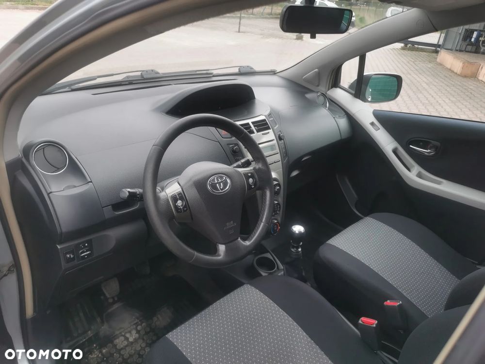 Toyota Yaris 1.4 D-4D Terra A/C - 7