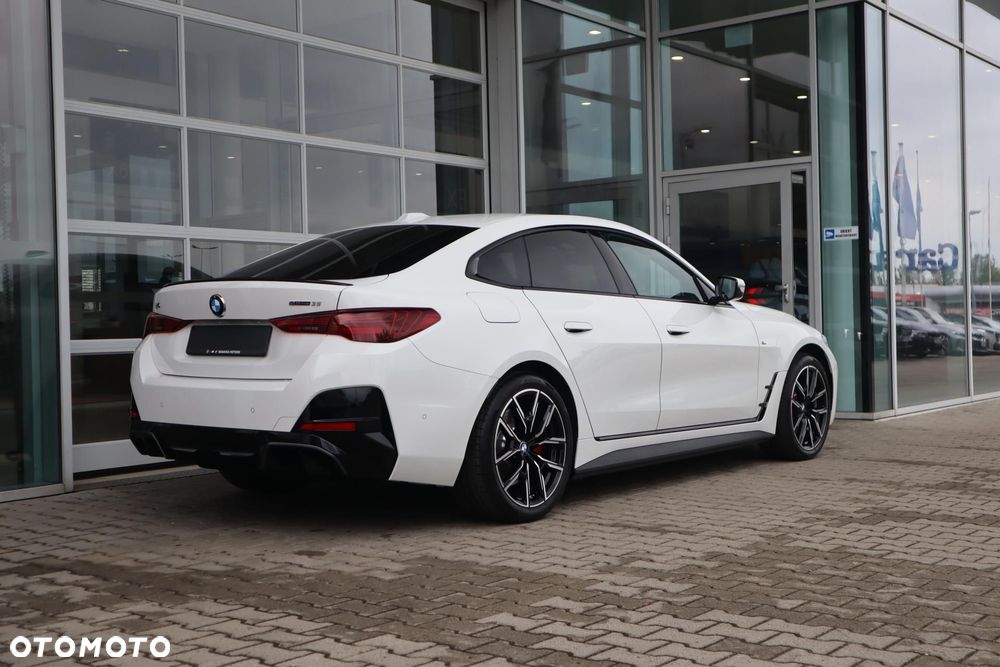 BMW i4 - 5