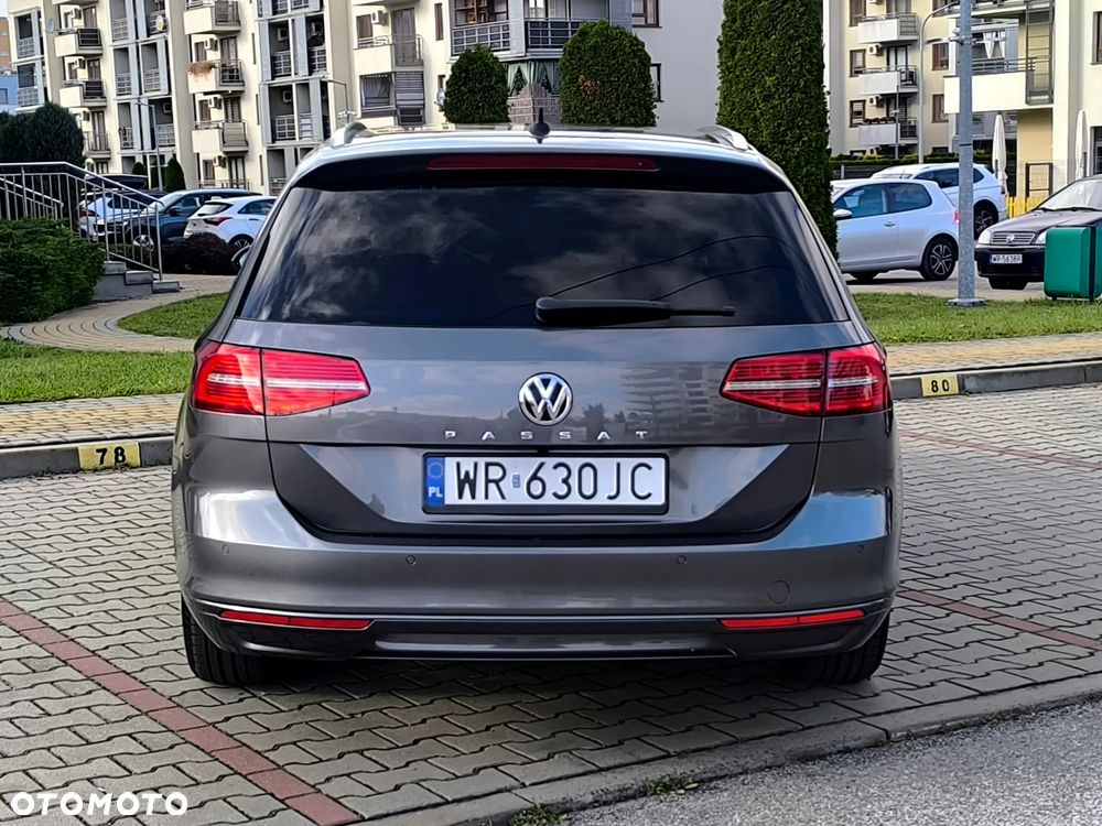 2016 Volkswagen Passat, photograph 7