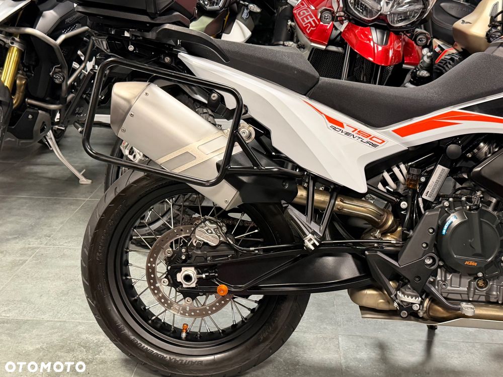 KTM Adventure - 6