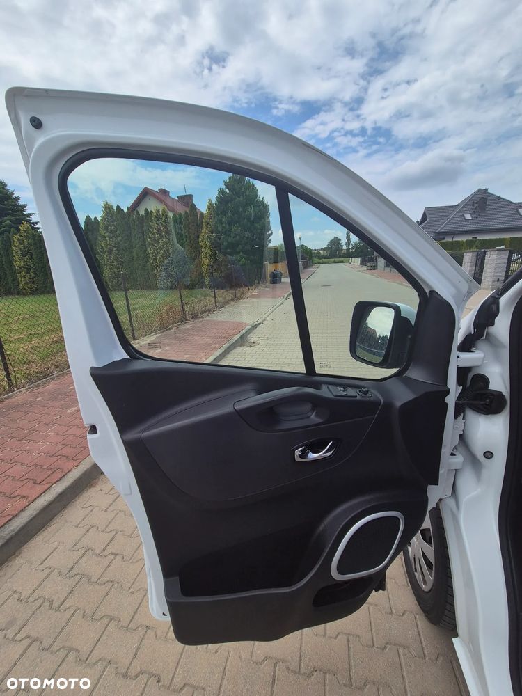 Opel Vivaro Sport LONG 2017r Navi Klima Led - 13