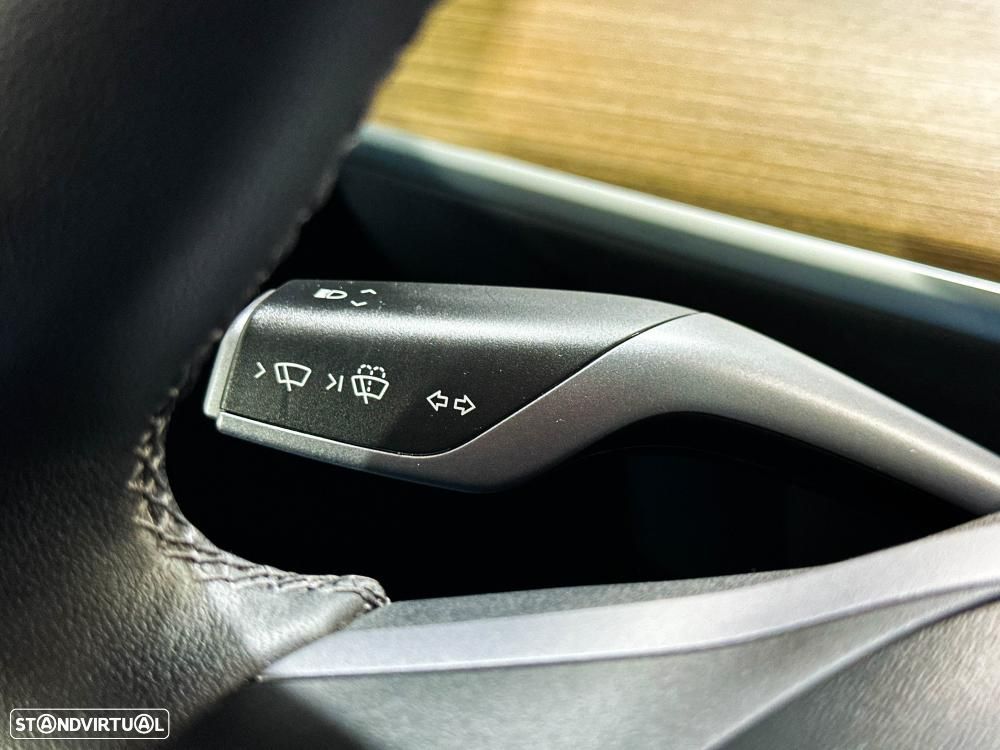 Tesla Model Y Long Range Dual Motor AWD - 34