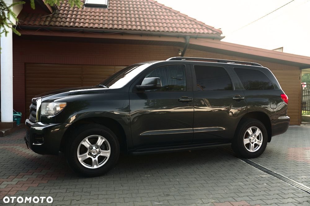 Toyota Sequoia - 6