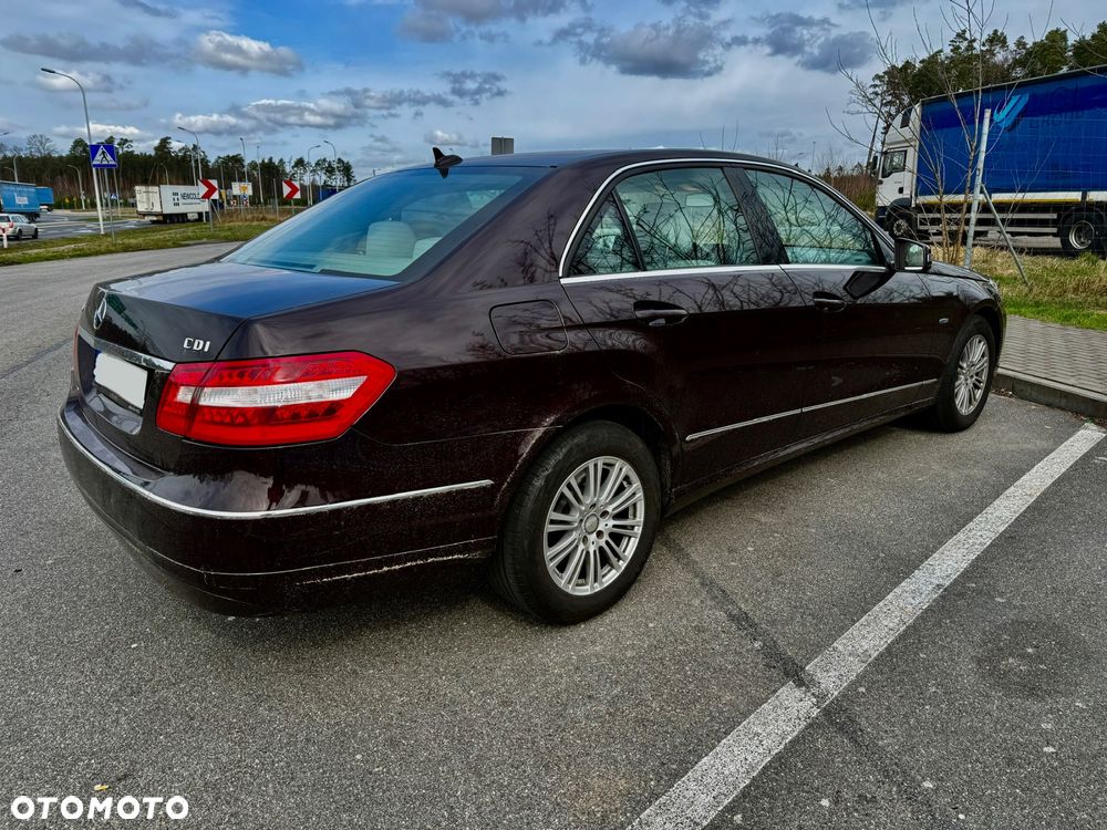 Mercedes-Benz Klasa E 220 CDI BlueEff Elegance - 4