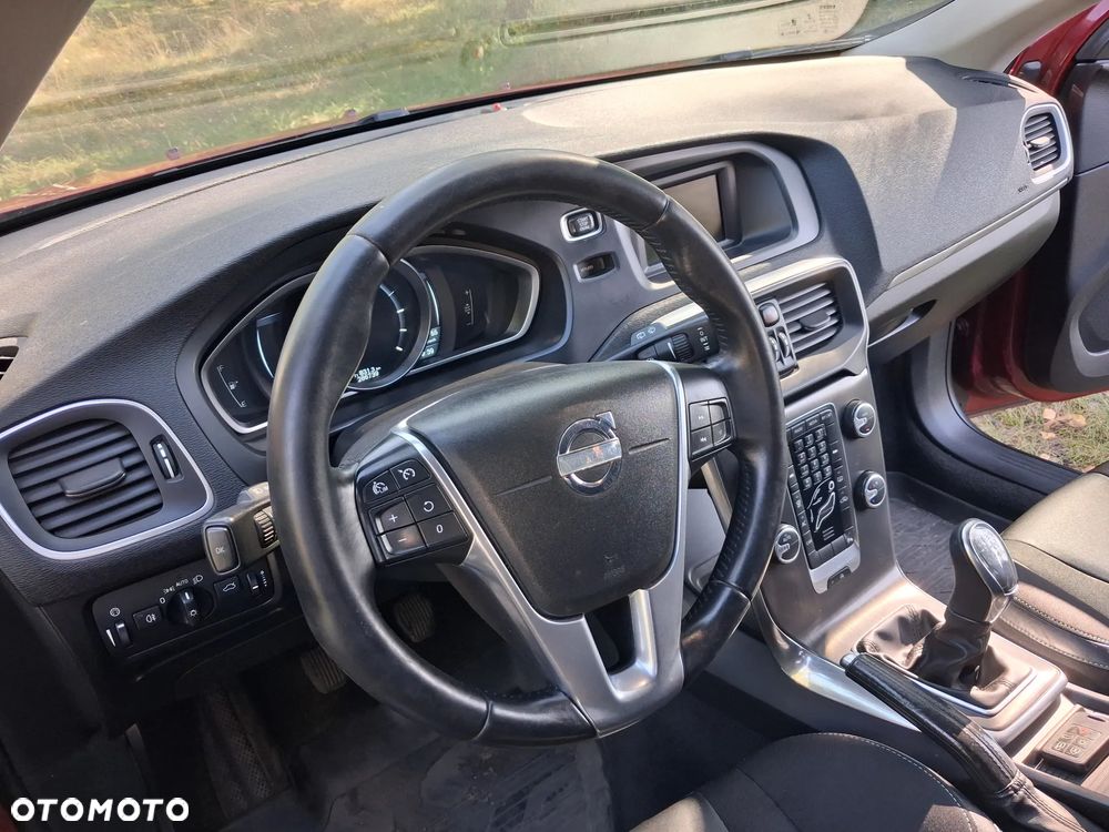 Volvo V40 D2 Momentum - 16