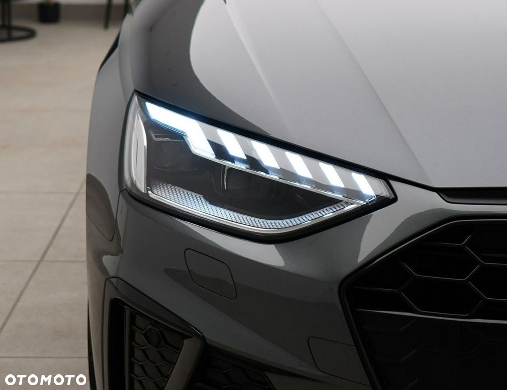 Audi A4 Limousine - 8