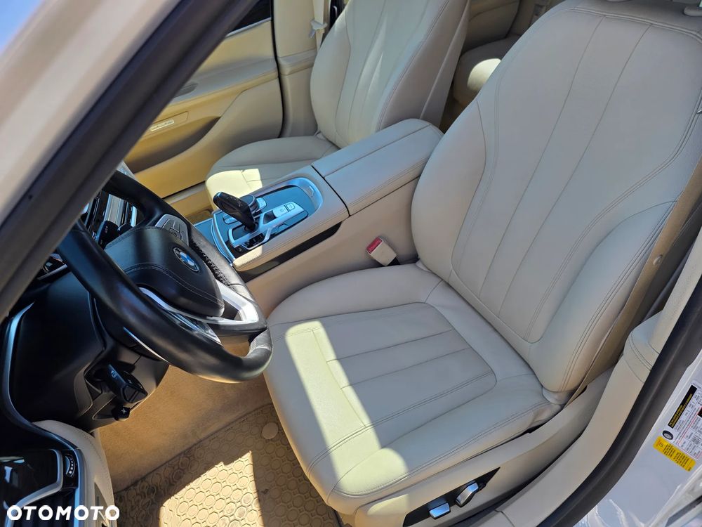 BMW Seria 7 740Li Edition Exclusive - 10