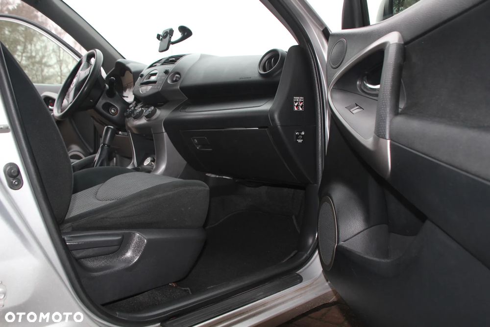 Toyota RAV4 2.0 VVT-i Luna - 11