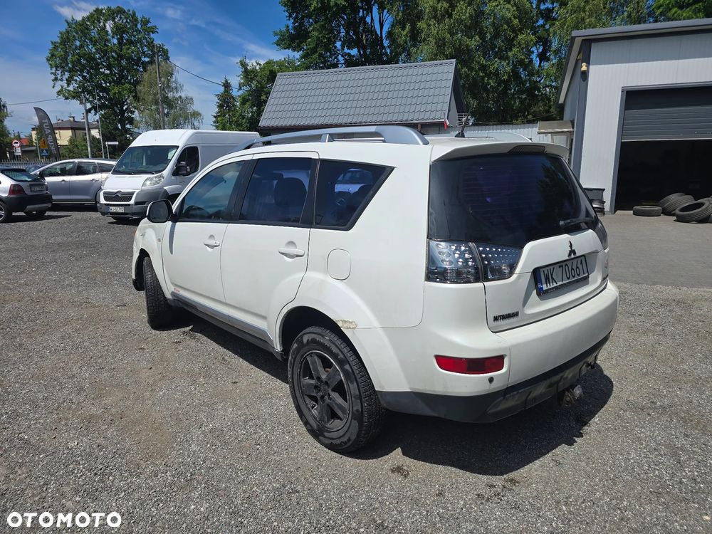 Mitsubishi Outlander - 3