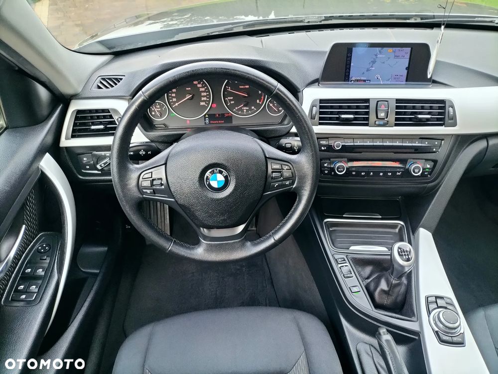 BMW Seria 3 318d DPF Edition Exclusive - 18