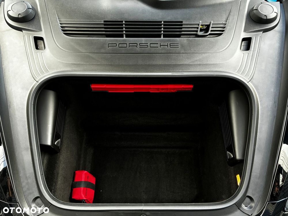 Porsche 718 Cayman - 40