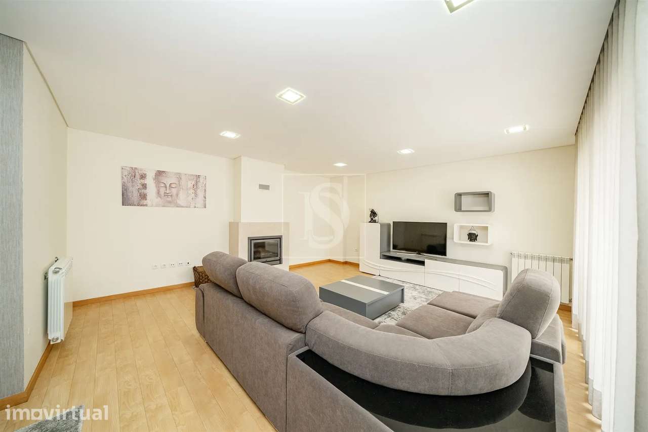 Moradia T4 com 2 Suites em Gamil – Barcelos - Grande imagem: 2/46