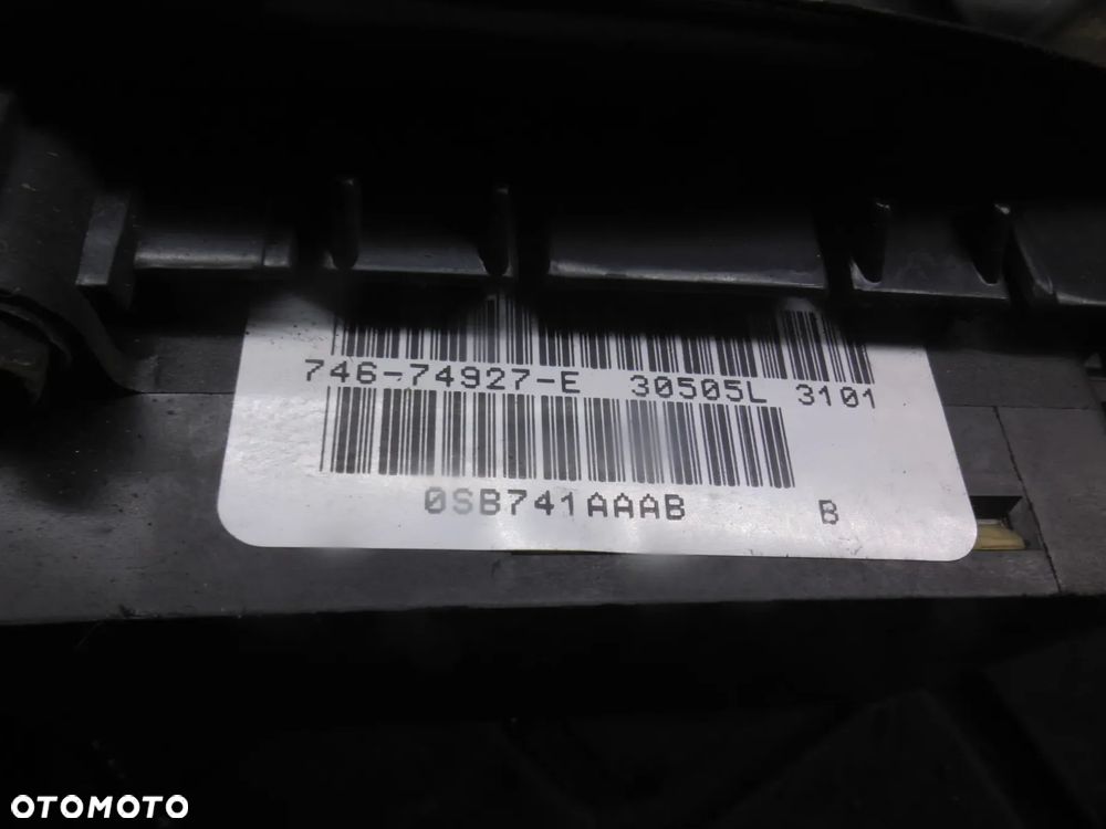 Chrysler Voyager Przyciski szyb 74674927 30505L 0SB741AAAB - 4