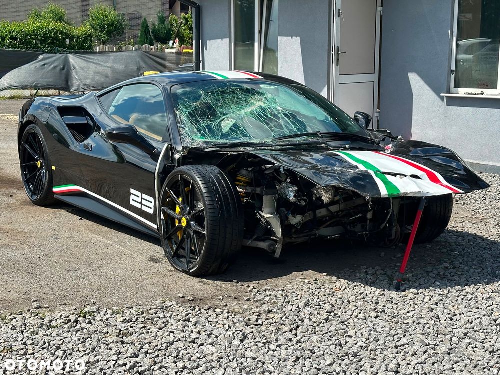 Ferrari 488 - 2