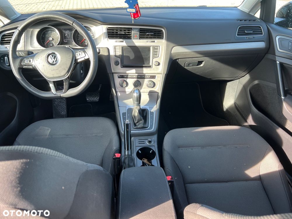 Volkswagen Golf - 11