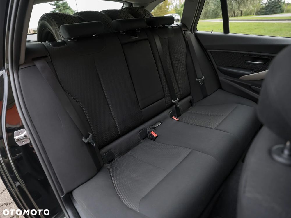 BMW Seria 3 320d Advantage - 28