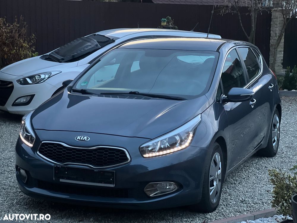 Kia Ceed 1.6 CRDi 128 Platinum Edition - 1