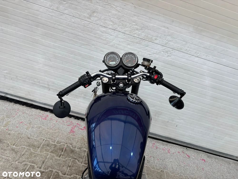 Triumph Bonneville - 27
