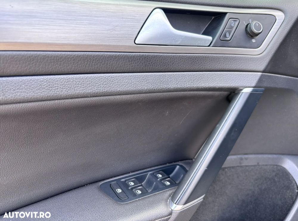 Volkswagen Golf 1.6 TDI BlueMotion Technology DSG Comfortline - 20