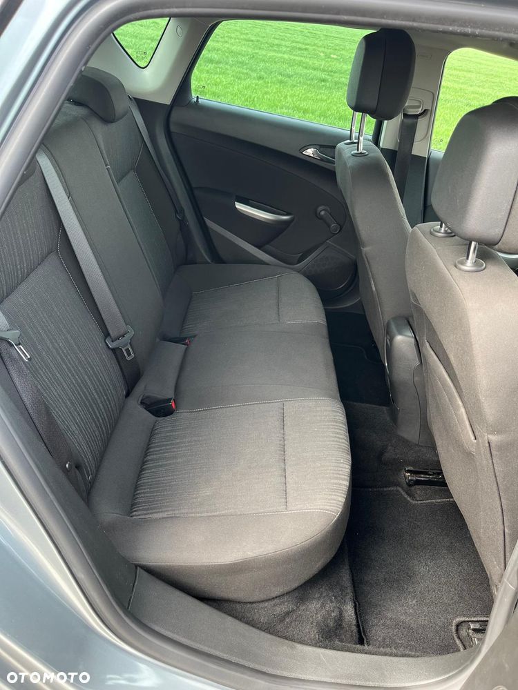 Opel Astra 1.4 T Cosmo - 24