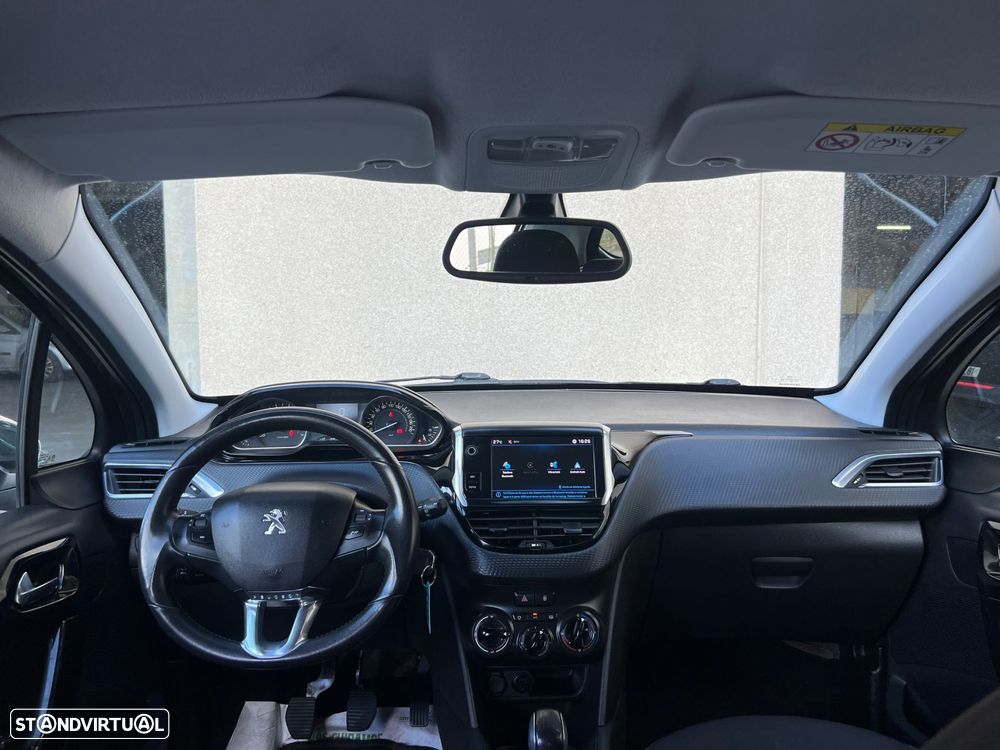 Peugeot 208 1.2 PureTech Style - 18