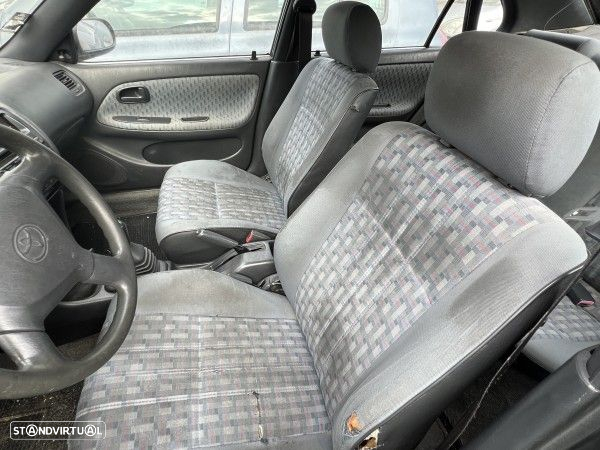 Para Peças Toyota Corolla (_E10_) - 6