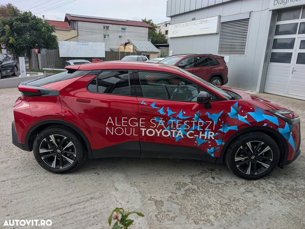 TOYOTA C-HR 2026 — imagine 12