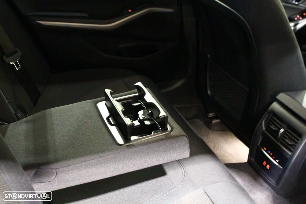 BMW 318 d Auto - 20