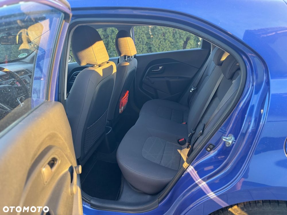 Kia Rio - 5