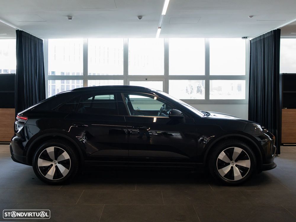 Porsche Macan Electric - 6
