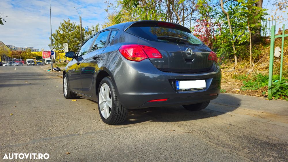 Opel Astra - 8