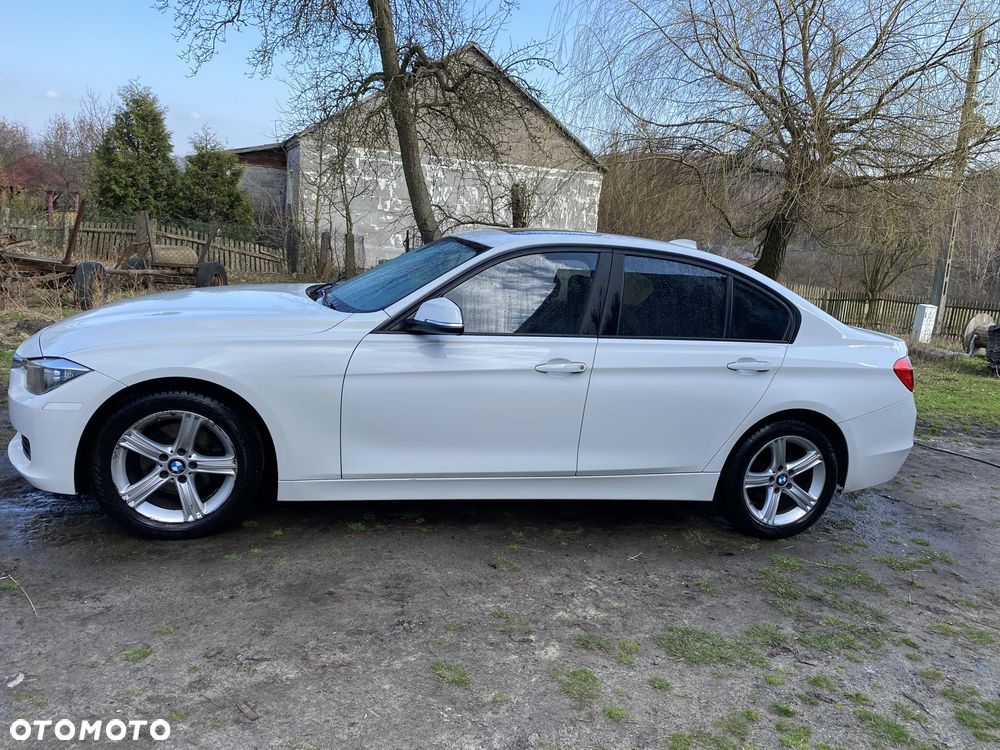 BMW Seria 3 328i - 1