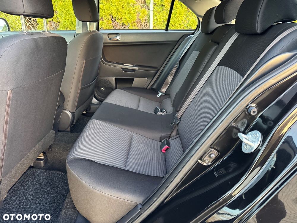 Mitsubishi Lancer 1.8 Invite - 21