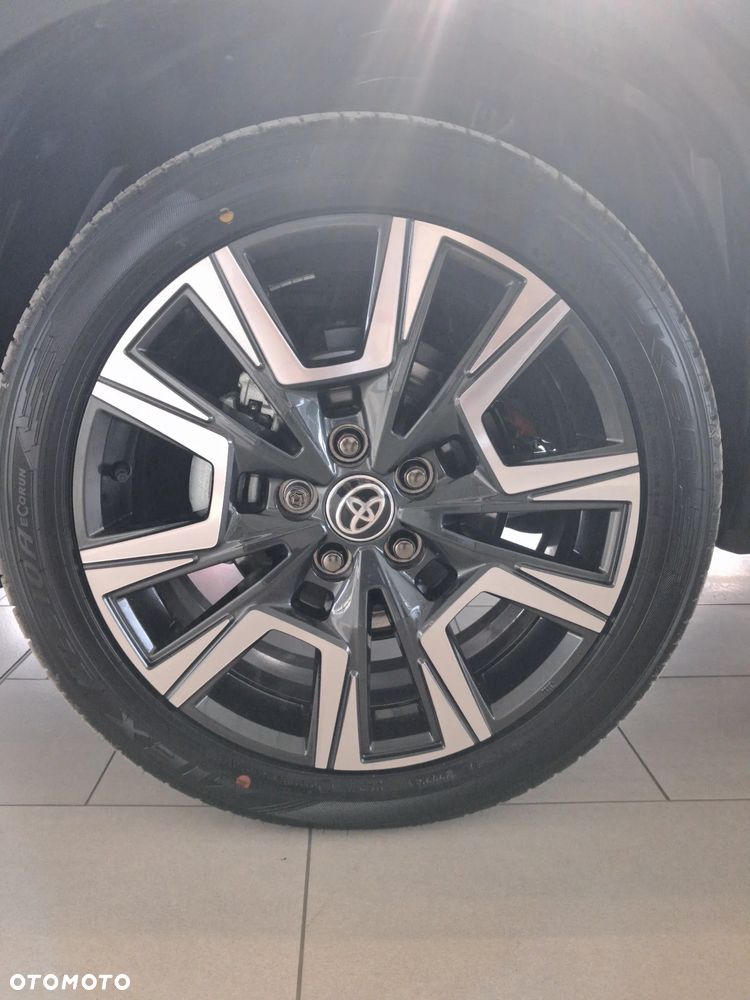 Toyota Yaris Cross - 18