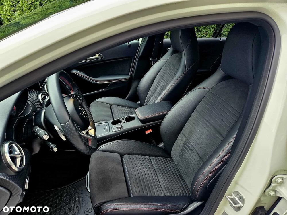 Mercedes-Benz Klasa A 220 4-Matic AMG Line - 9