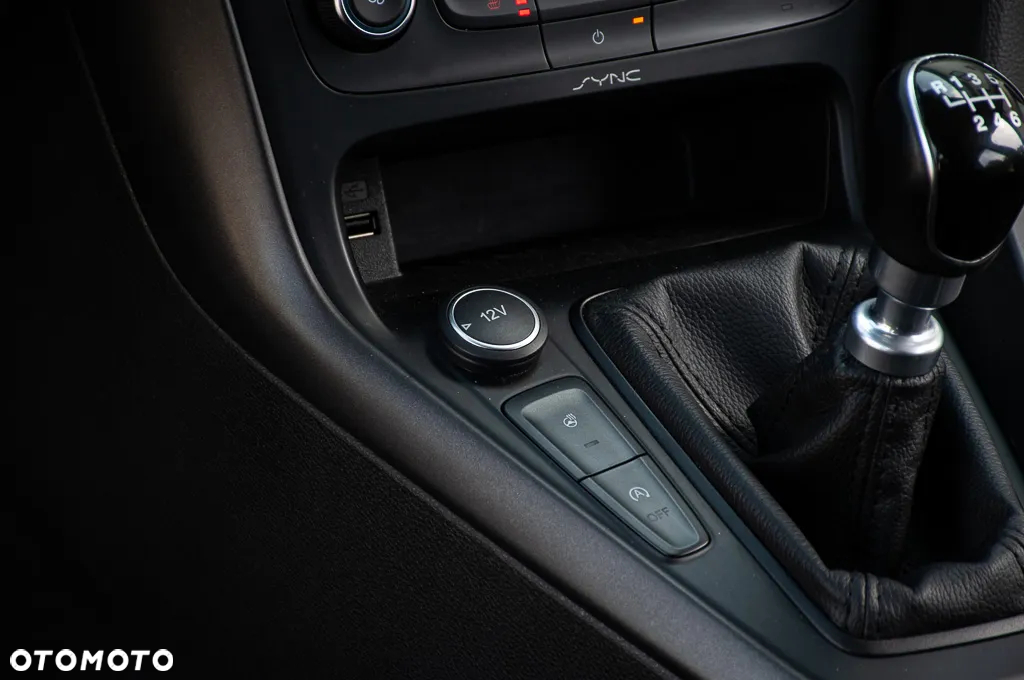 Ford Focus 1.5 EcoBlue Start-Stopp-System TITANIUM - 35