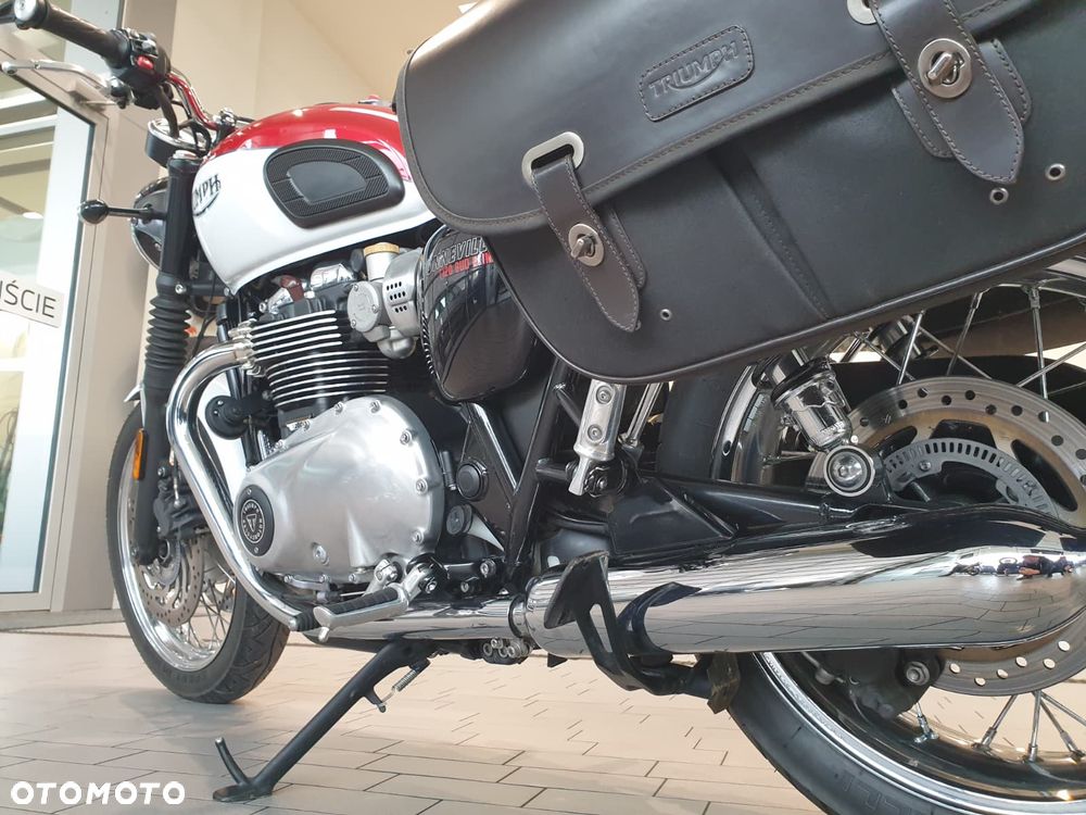 Triumph Bonneville - 10