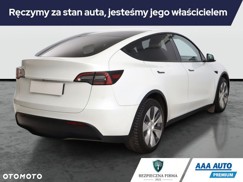 Tesla Model Y - 7