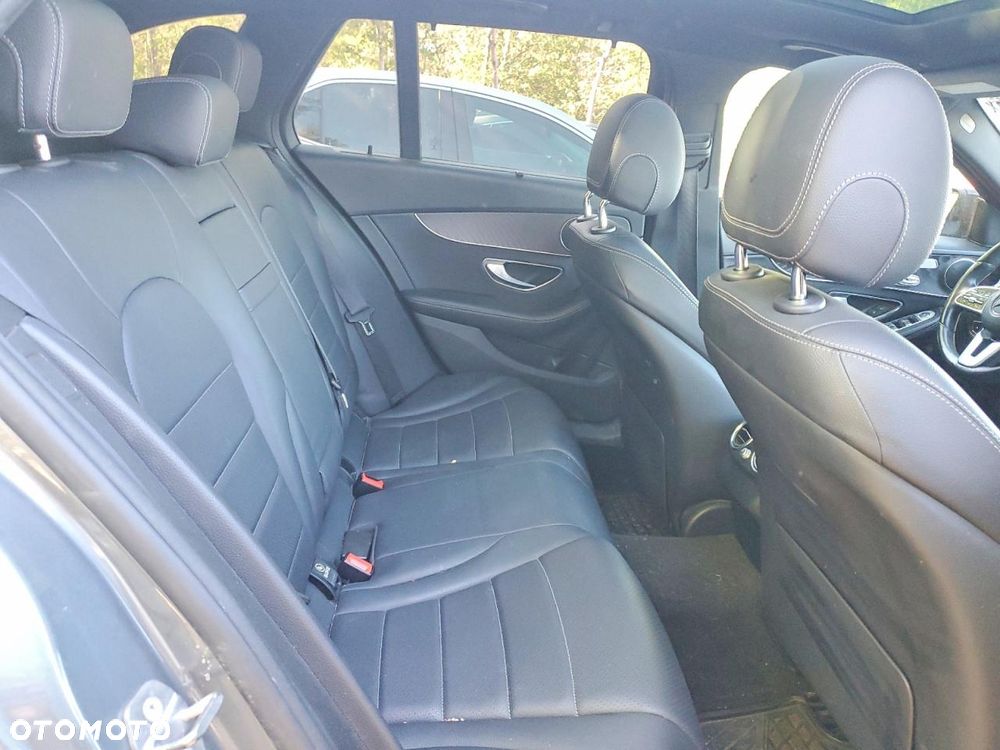 Mercedes-Benz Klasa C 300 4Matic 9G-TRONIC AMG Line - 10