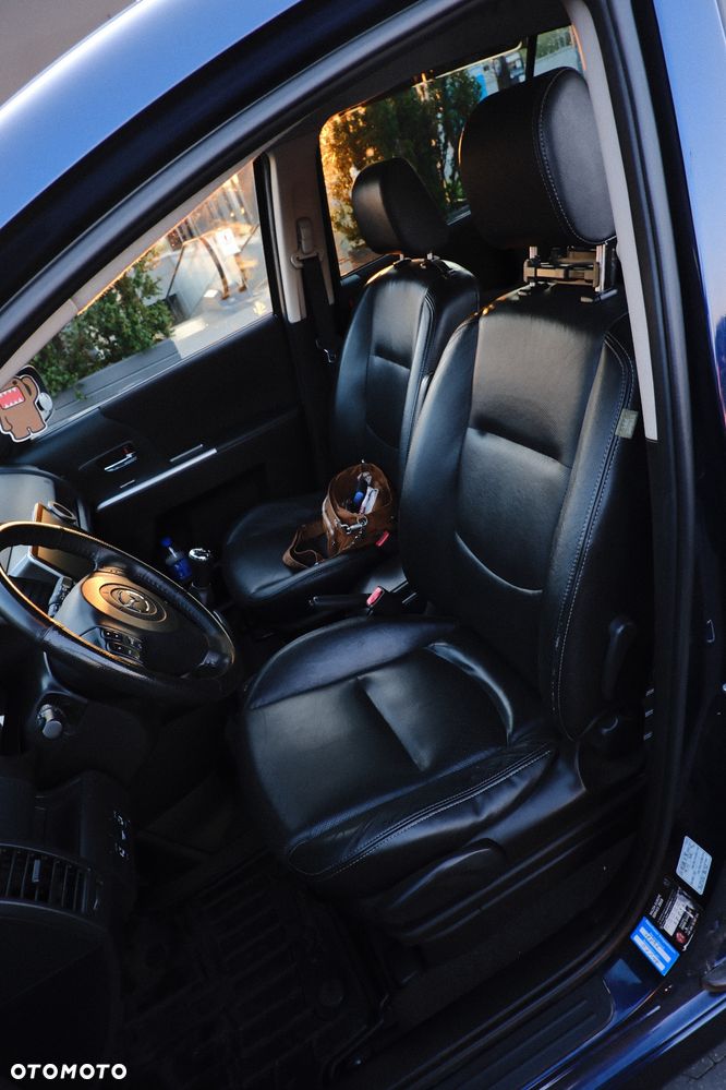 Mazda 5 2.0 Exclusive + - 17