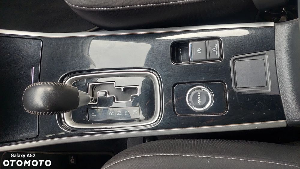Mitsubishi Outlander - 12