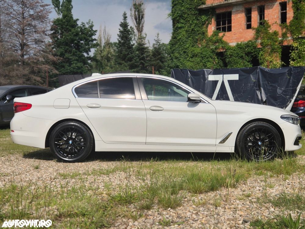 BMW Seria 5 530i xDrive Aut. Luxury Line - 7