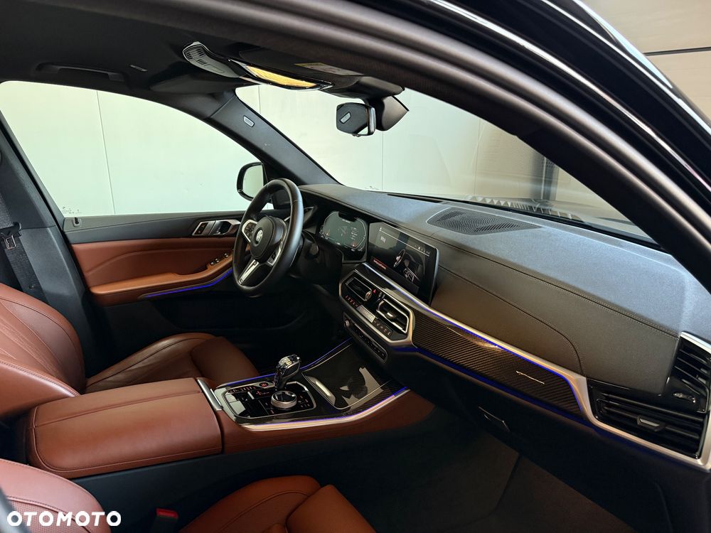 BMW X5 M M50i - 33