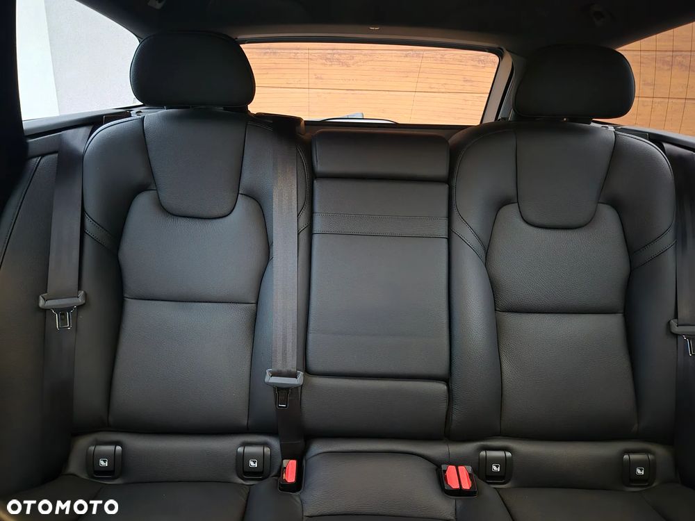 Volvo V90 D4 Geartronic Momentum - 26