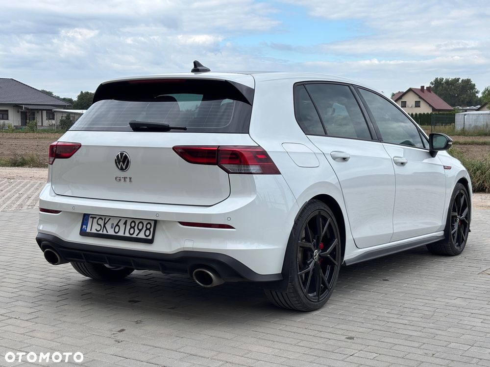 Volkswagen Golf - 6