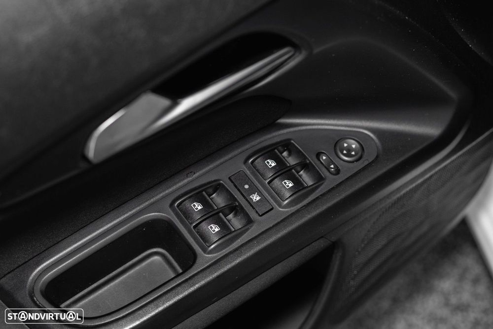 Fiat Tipo Station Wagon 1.3 M-Jet Lounge - 25