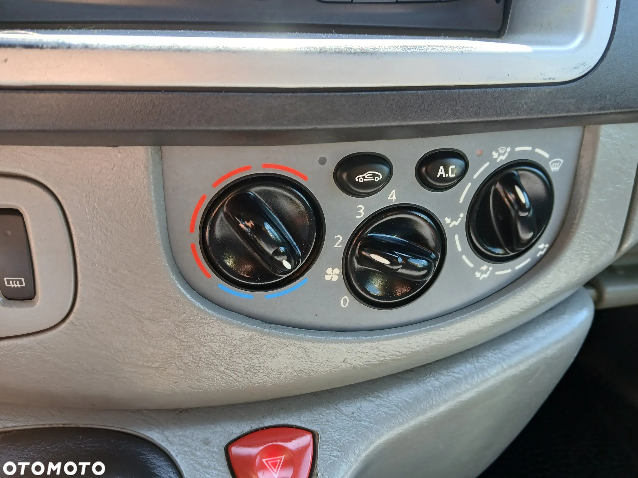 Renault TRAFIC - 15