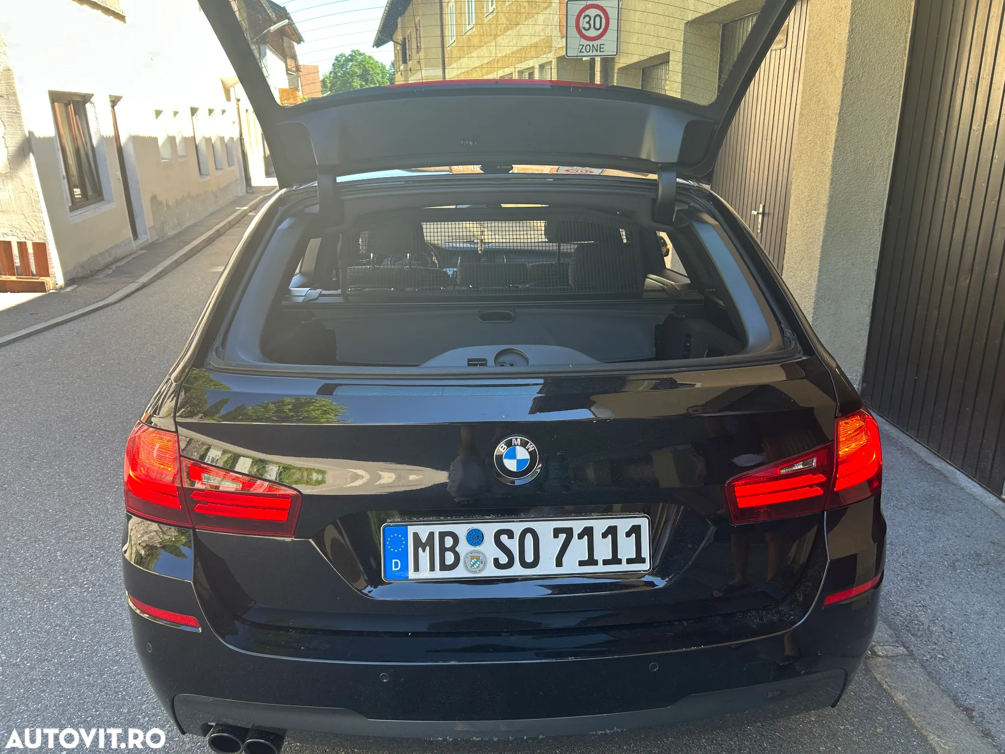 BMW Seria 5 520d Touring Aut. M Sport Edition - 11