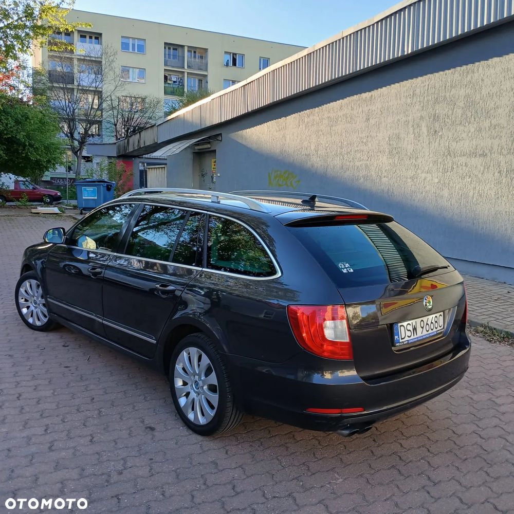 Skoda Superb 2.0 TDI Elegance - 4